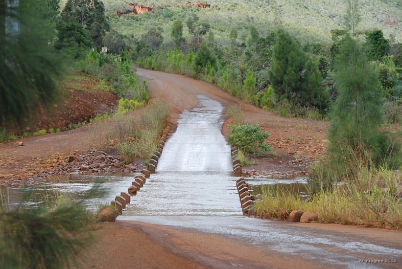05- Franchissement d'un creek.JPG